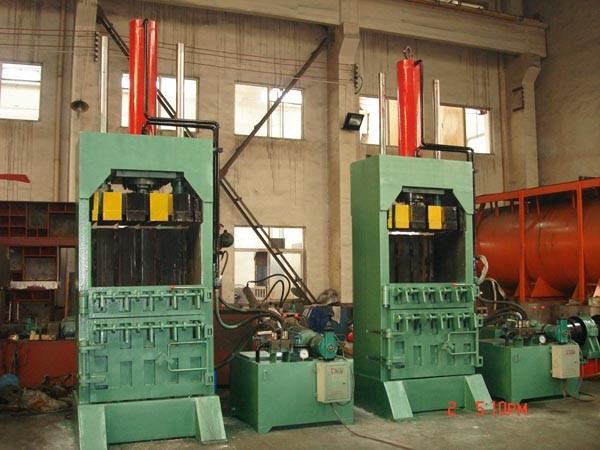 Pressa per balle verticali automatica