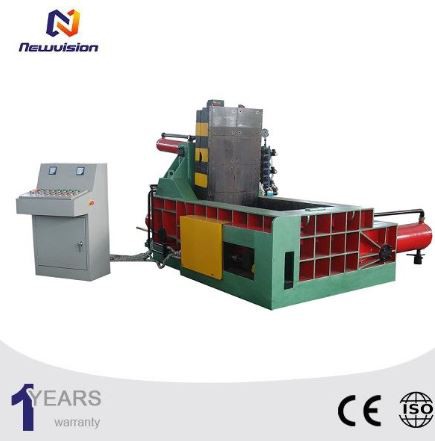 Pressa per rottami metallici di tipo push-out