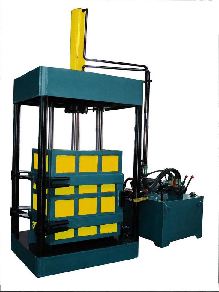 Pressa per balle verticali Copmact